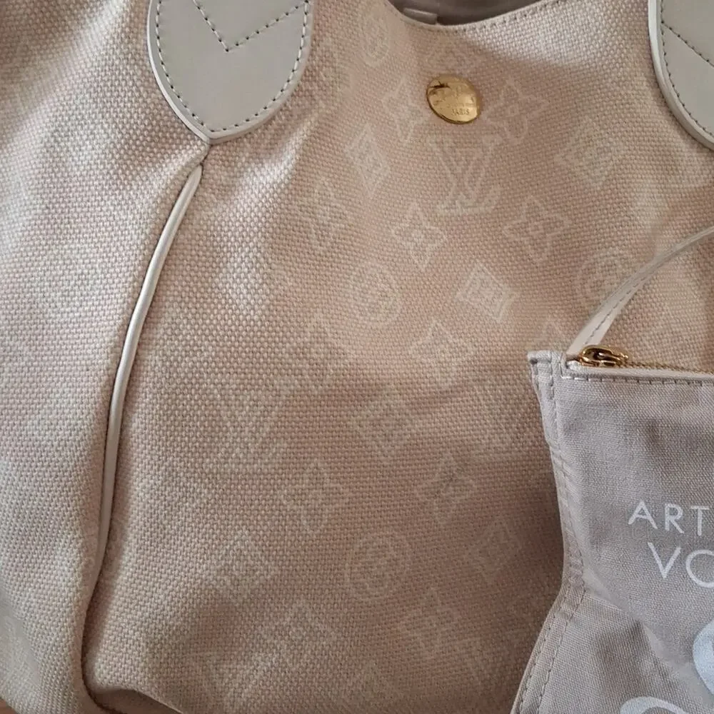 Louis Vuitton Cream Tote Bag - Picture 5 of 16